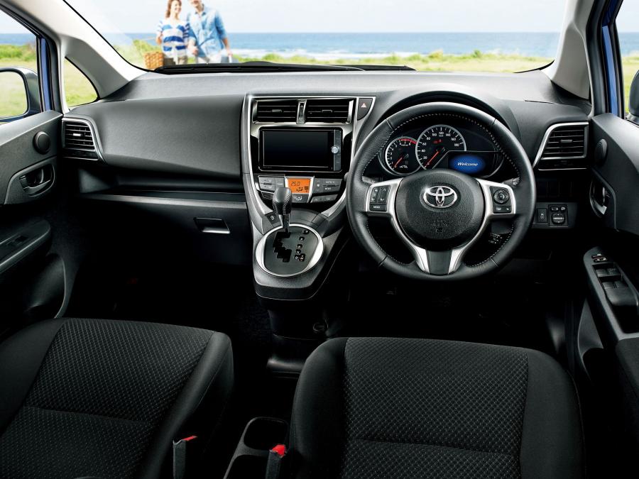  Toyota Ractis 2014 года  (фото 3 из 6)